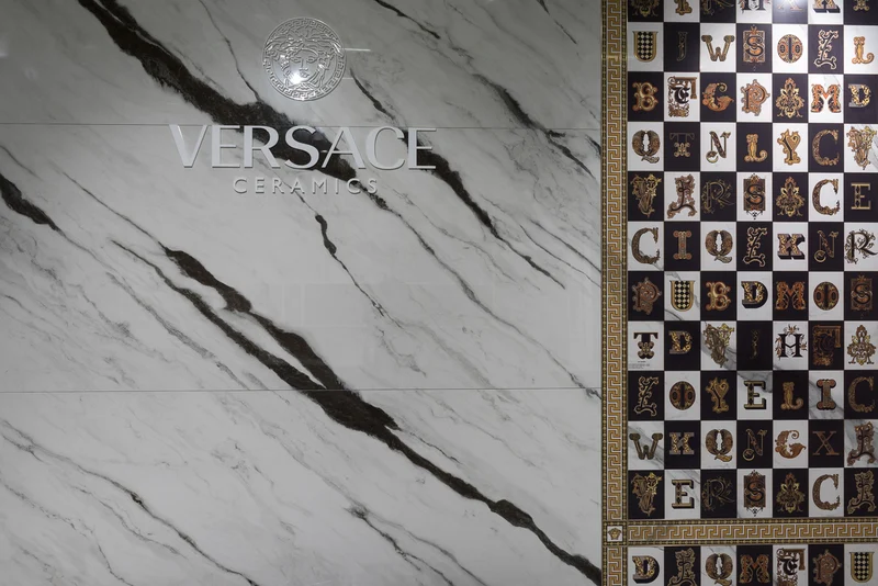 Декоры Versace Alphabet